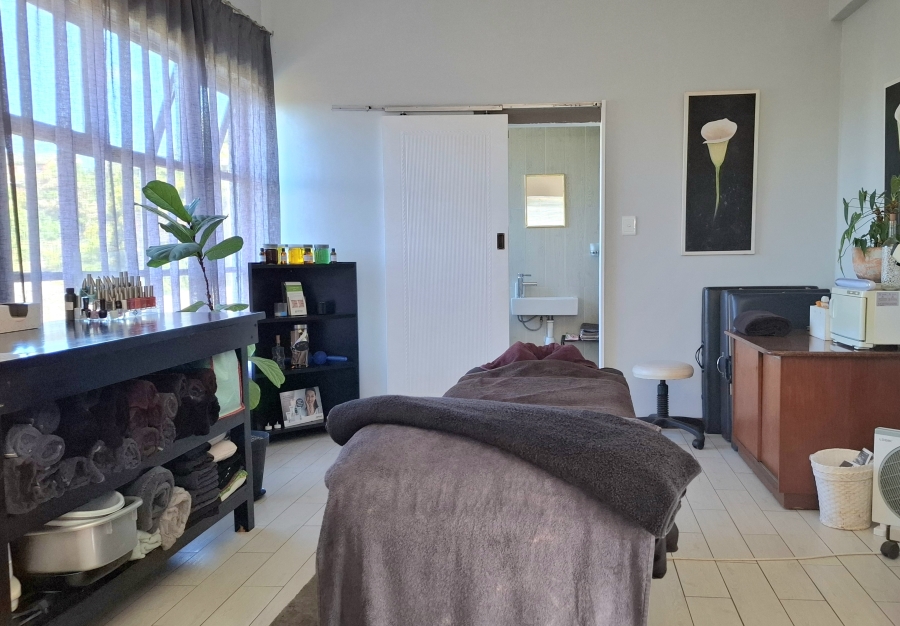 8 Bedroom Property for Sale in Old Place Western Cape